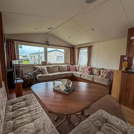 Great 8 Berth Caravan For Hire At St Osyth Beach In Essex Ref 28123Gc Clacton-on-Sea Exterior foto
